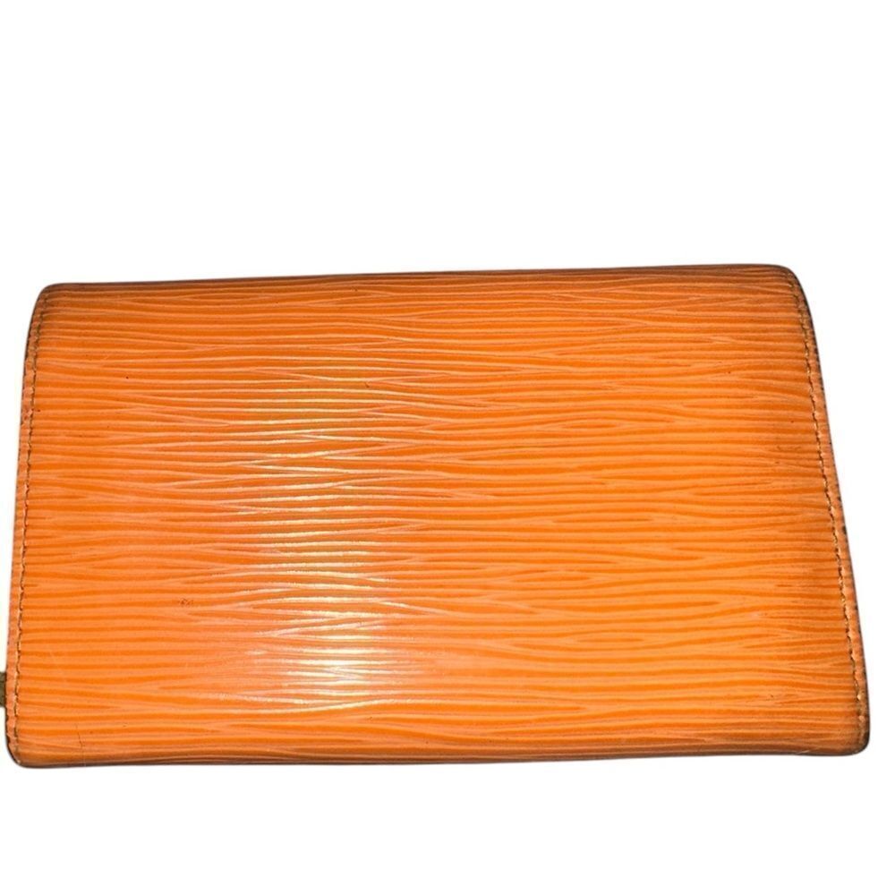 Authentic Louis Vuitton epi leather snap wallet. Orange. - Picture 8 of 16
